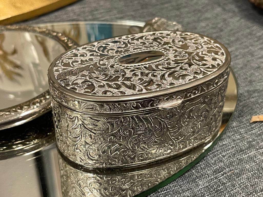 MIRRORED VANITY TRAY WITH VINTAGE VANITY MIRROR AND JEWELRY BOX WITH PAIR OF CLIP-ON EARRINGS - 5