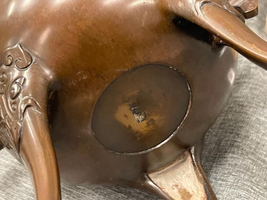 20TH CENTURY CHINESE BRONZE THREE-FOOTED CENSER / INCENSE BURNER MARKED ON THE BOTTOM - 10