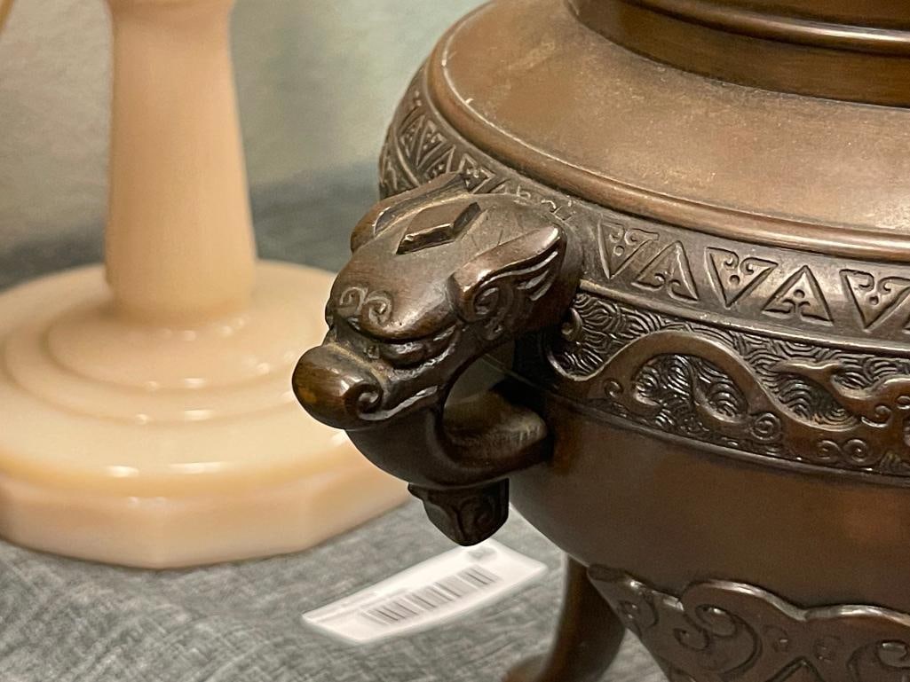 20TH CENTURY CHINESE BRONZE THREE-FOOTED CENSER / INCENSE BURNER MARKED ON THE BOTTOM - 3