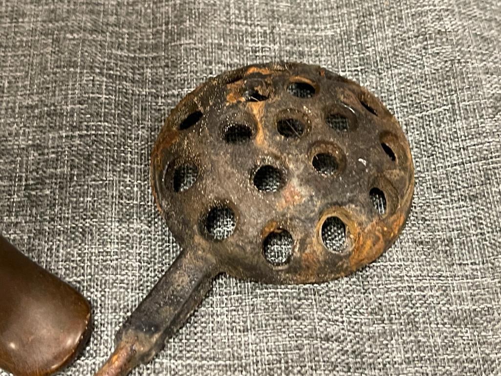 20TH CENTURY CHINESE BRONZE THREE-FOOTED CENSER / INCENSE BURNER MARKED ON THE BOTTOM - 9