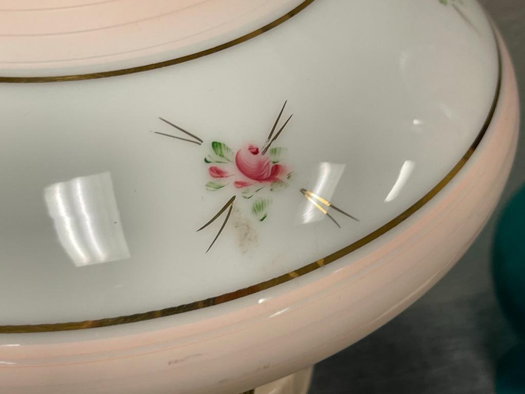 VINTAGE 1940'S LINCOLN DRAPE TALL ELECTRIFIED CUSTARD GLASS OIL LAMP WITH SHADE - 4