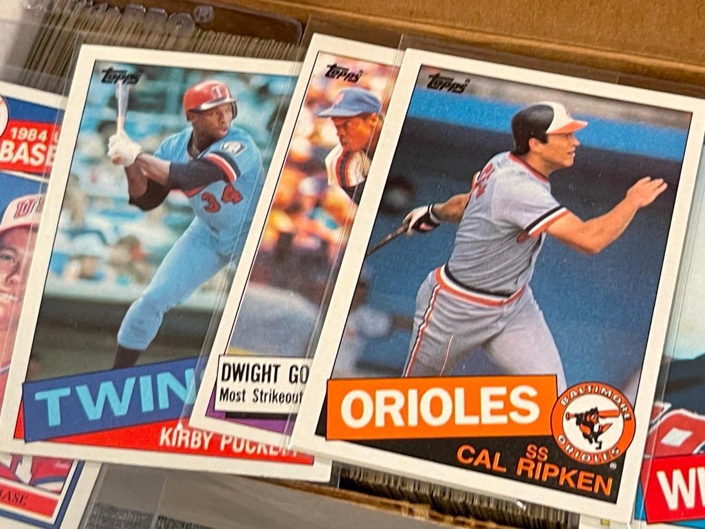 1985 TOPPS BASEBALL CARD SET CAL RIPKEN, ERIC DAVIS, ROGER CLEMENS, KIRBY PUCKETT, DWIGHT GOODEN - 7