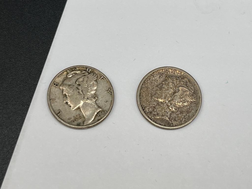 SIX 90% SILVER U.S. COINS INCLUDING FOUR WASHINGTON QUARTERS AND TWO MERCURY DIMES - 7