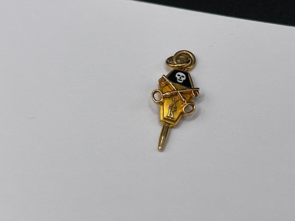 VINTAGE 10K YELLOW GOLD MASONIC MASTER MASON COFFIN LAPEL PIN "XK" - 2