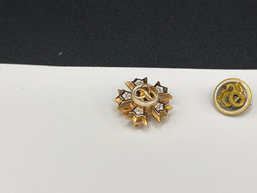 VINTAGE 10K YELLOW GOLD SIGMA NU FRATERNITY PINS FEATURING WHITE ENAMELED CROSS SHAPED PIN - 2