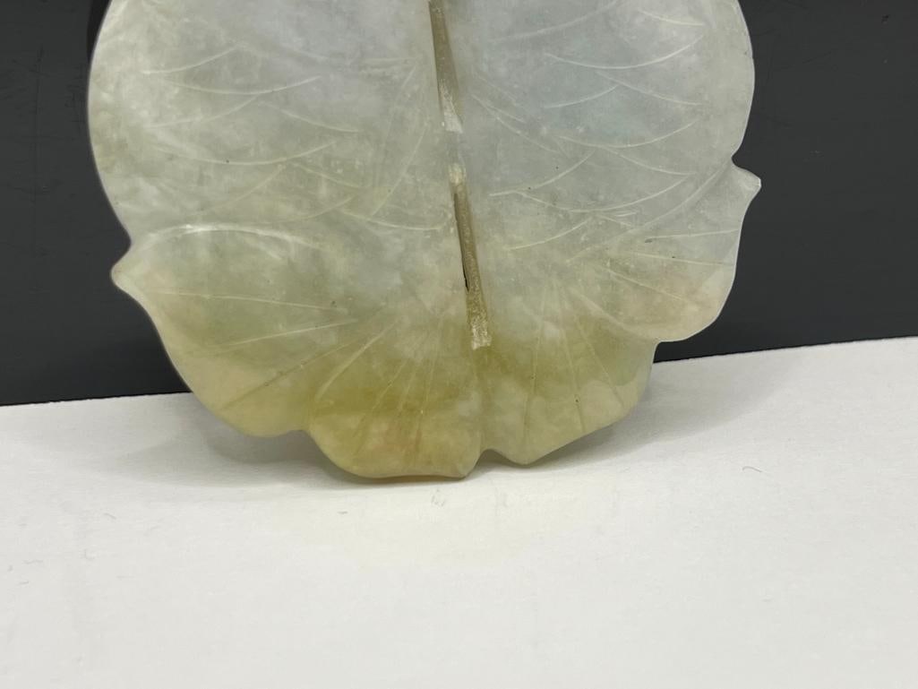 VINTAGE ASIAN CARVED GREEN HADE FISH PENDANT - 3