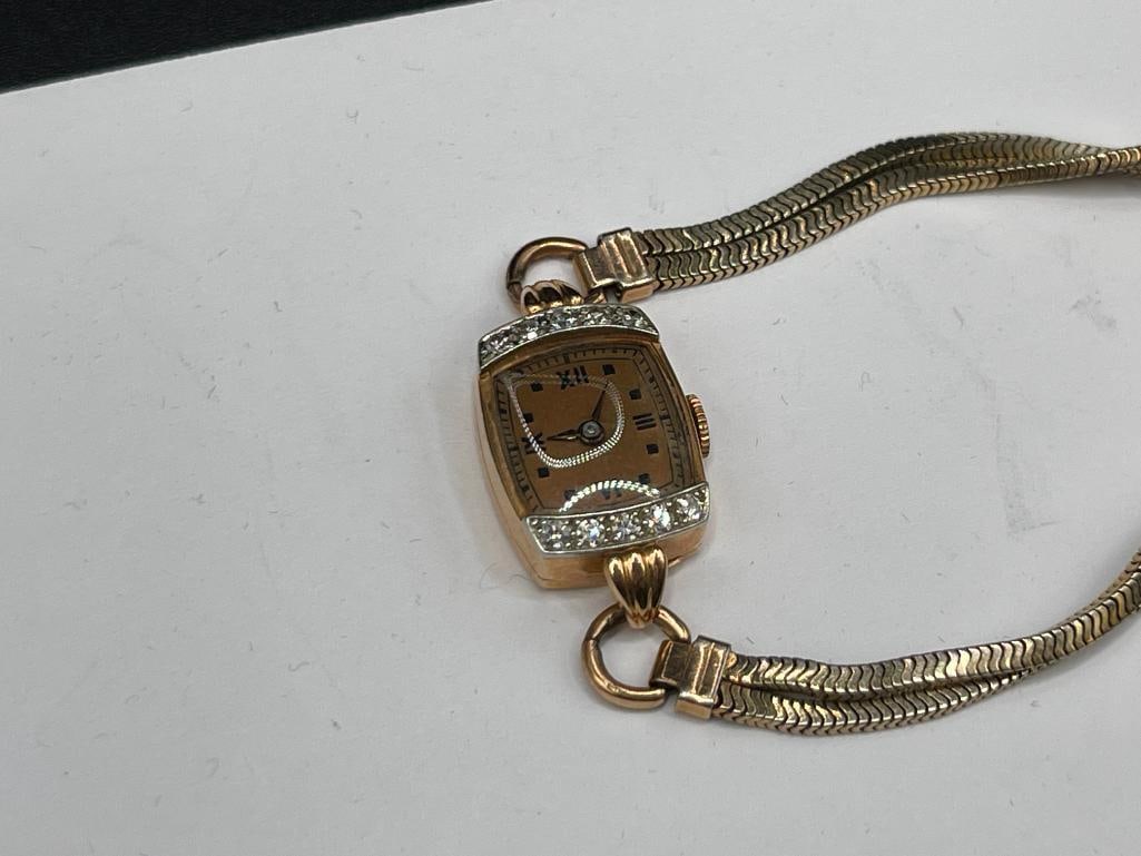 VINTAGE 17 JEWELS LADIES WATCH IN 15K YELLOW GOLD CASE ACCENTED BY 10 ROUND BRILLIANT CUT DIAMONDS - 2