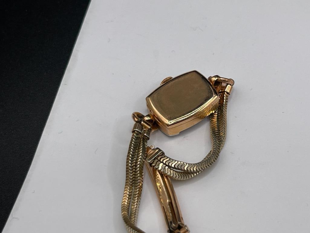 VINTAGE 17 JEWELS LADIES WATCH IN 15K YELLOW GOLD CASE ACCENTED BY 10 ROUND BRILLIANT CUT DIAMONDS - 4