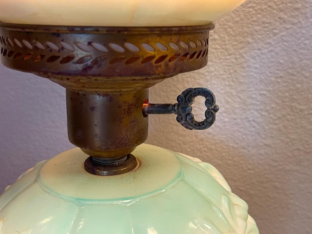 SCULPTED GLASS GONE WIITH THE WIND VICTORIAN GLASS PARLOR LAMP - 5