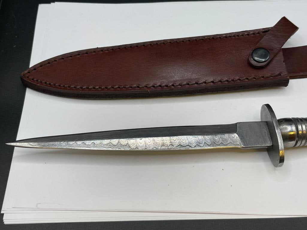 CUSTOM MADE DAMSCUS STEEL DAGGER WITH STEEL RIBBED HANDLE AND LEATHER SHEATH - 2