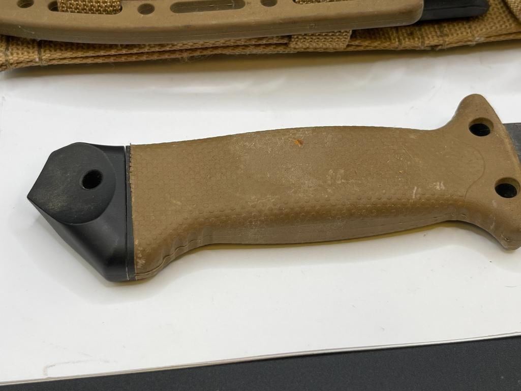 GERBER 0870216F FIXED BLADE TACTICAL KNIFE AND HARD PLASTIC SHEATH - 9