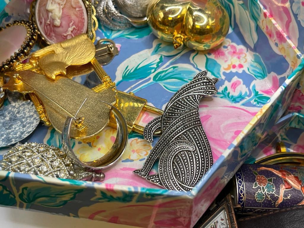 JEWERLY CASED FILLED WITH SIGNED COSTUME JEWELRY BROOCHES, LADIES WRISTWATCHES, PINS, AND MORE - 14
