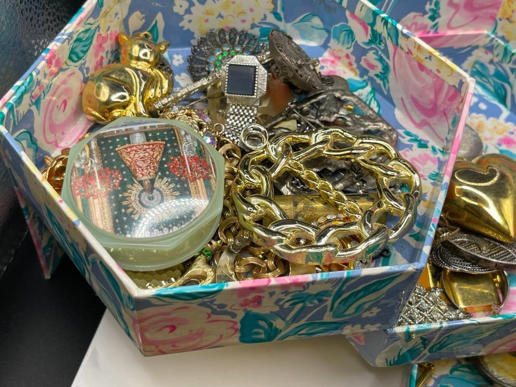 JEWERLY CASED FILLED WITH SIGNED COSTUME JEWELRY BROOCHES, LADIES WRISTWATCHES, PINS, AND MORE - 2