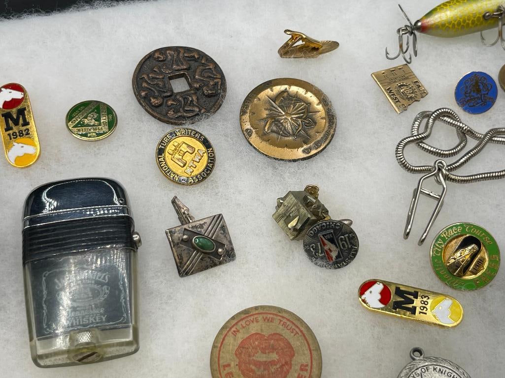 ASSORTEMENT OF MEN'S JEWELRY, WATCH FOBS, GOLD FLAKES, AND OTHER MEN'S JEWELRY - 5