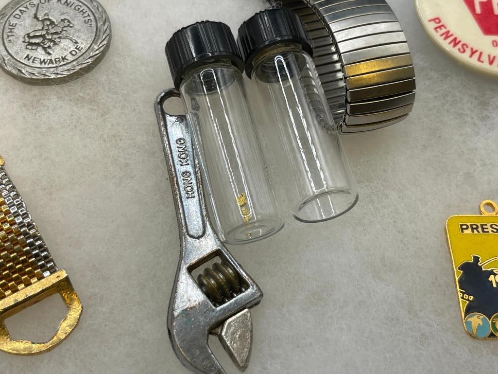 ASSORTEMENT OF MEN'S JEWELRY, WATCH FOBS, GOLD FLAKES, AND OTHER MEN'S JEWELRY - 8