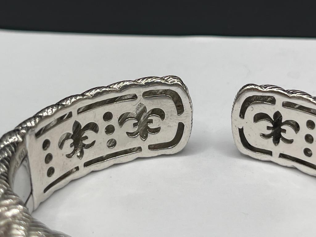 JUDITH RIPKA DESIGNER SIGNED STERLING SILVER HUNGED CUFF BRACELET EITH FLEUR DE LIS DESIGN INSIDE - 3
