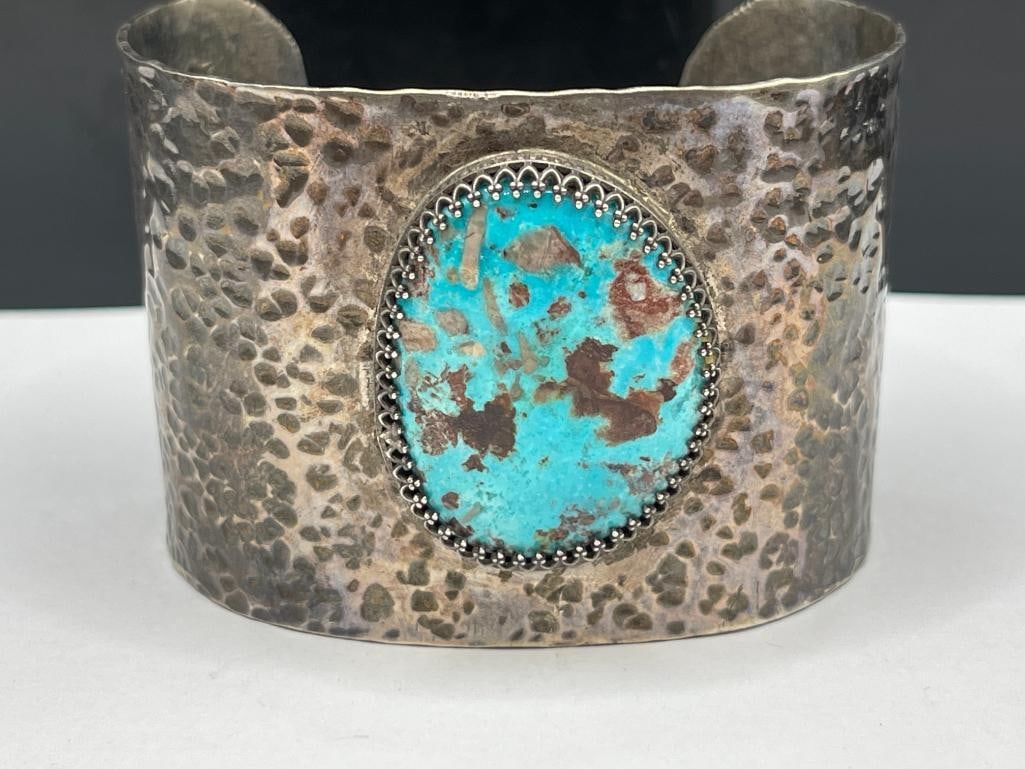 VINTAGE STERLING SILVER HAMMERED CUFF BRACELET WITH TURQUOISE - 2