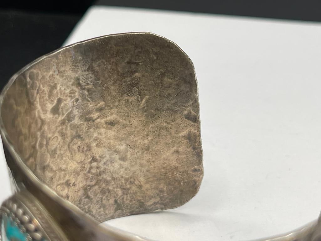 VINTAGE STERLING SILVER HAMMERED CUFF BRACELET WITH TURQUOISE - 5