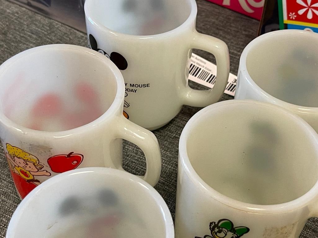 VINTAGE ANCHOR HOCKING MILK GLASS DISNEY / STRAWBERRY SHORTCAKE CHARACTER ILLUSTRATED MUGS / CUPS - 5