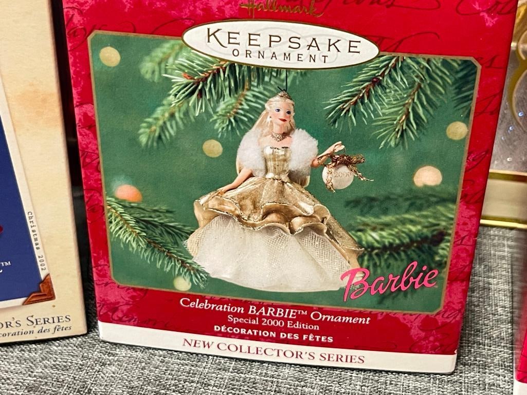 SPECIAL EDITION 2000 AND 2002 BARBIE BY MATTEL DOLLS PLUS MATCHING ORNAMENTS - 9