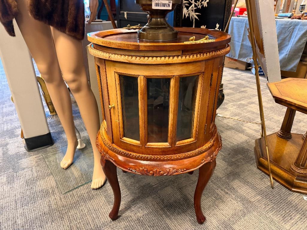 FOUR-LEGGED ROUND DISPLAY TABLE WITH SERVING TRAY - 3