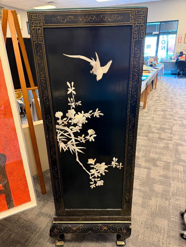 BEAUTIFUL BLACK LACQUERED CHINESE CABINET WITH DECORATIVE GILDING AND MOTHER OF PEARL IMAGERY - 6