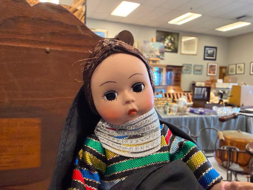 VINTAGE MADAME ALEXANDER DOLL CO. DOLLS LITTLE WOMEN DOLLS OF THE WORLD - 14