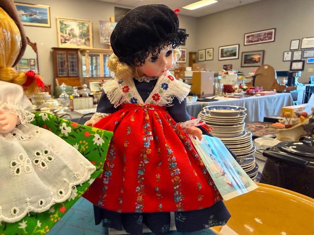 VINTAGE MADAME ALEXANDER DOLL CO. DOLLS LITTLE WOMEN DOLLS OF THE WORLD - 16