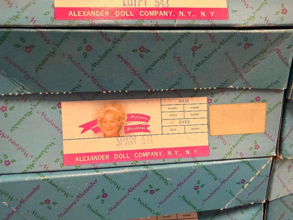 VINTAGE MADAME ALEXANDER DOLL CO. DOLLS LITTLE WOMEN DOLLS OF THE WORLD - 4