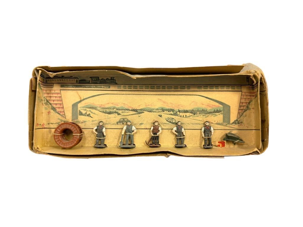 VINTAGE LANG CRAFT MINIATURE METAL RAILROAD FIGURE WITH ORIGINAL BOX COMPLETE: COMPLETE FIGURE SET WITH FIVE FIGURES AND TWO ACCESORIES, BOX IS DAMAGED 