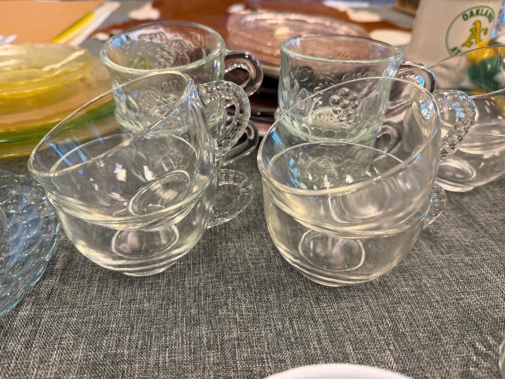 ASSORTMENT OF VINTAGE GLASSWARE DEPRESSION GLASS, PRESSED GLASS, ETC. - 7