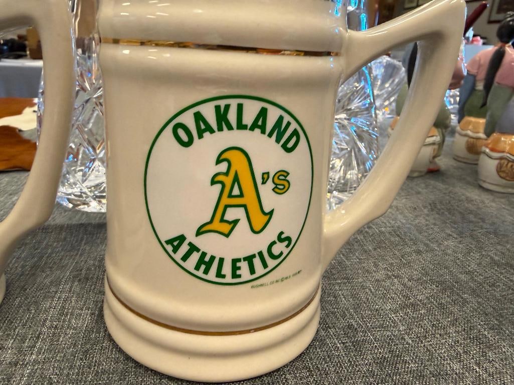 OAKLAND A'S / ATHLETICS BASEBALL COLLECTIBLES MUGS, KNITTED BEANIE, MAGNETS, BLANKET, SCARVES - 10