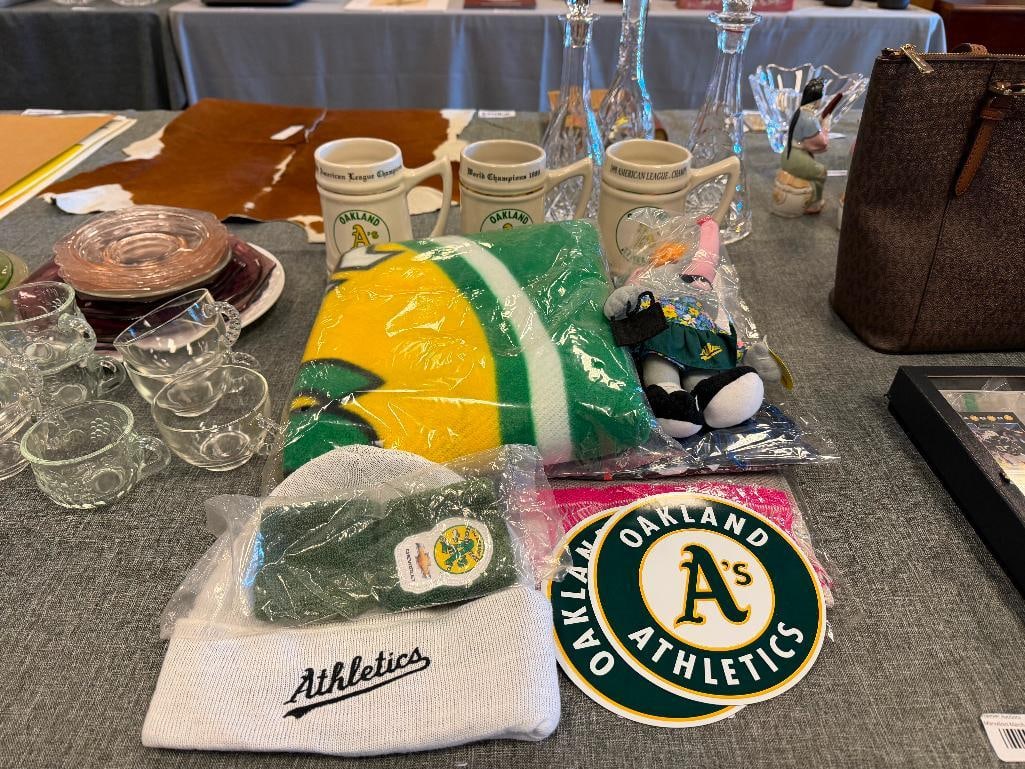 OAKLAND A'S / ATHLETICS BASEBALL COLLECTIBLES MUGS, KNITTED BEANIE, MAGNETS, BLANKET, SCARVES - 2