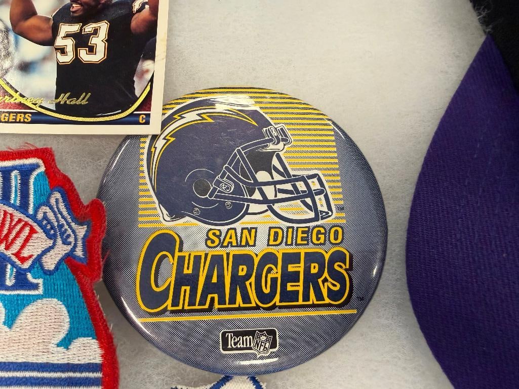 PROFESSIONAL FOOTBALL COLLECTIBLES, CHARGERS BUTTON, SUPERBOWL XVIII PATCH, NFL ALUMNI PATCH - 9