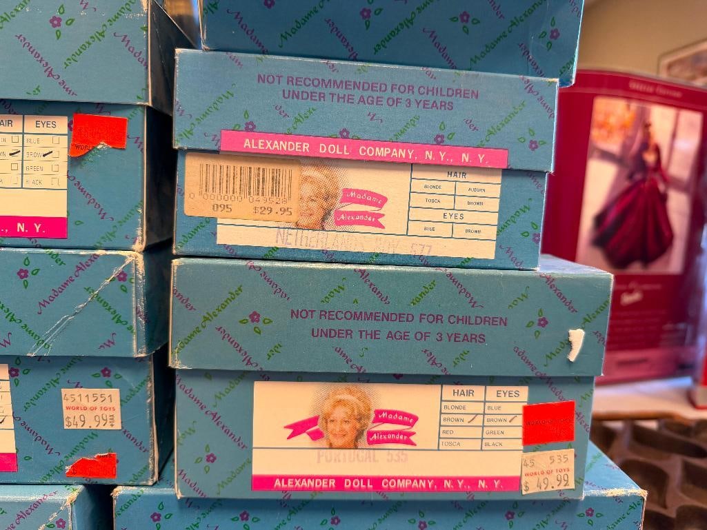 EIGHT VINTAGE MADAME ALEXANDER DOLL COMPANY LITTLE WOMEN DOLLS - 7