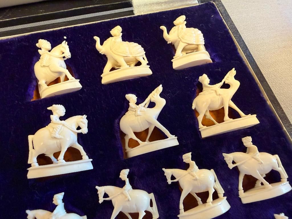 RAJASTHANI HAND CARVED BONE CHESS PIECES MADE IN INDIA CIRCA LATE 1880'S - 4