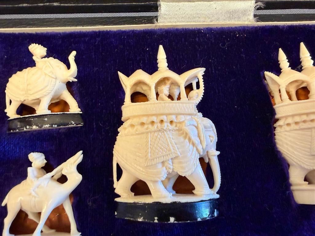 RAJASTHANI HAND CARVED BONE CHESS PIECES MADE IN INDIA CIRCA LATE 1880'S - 7