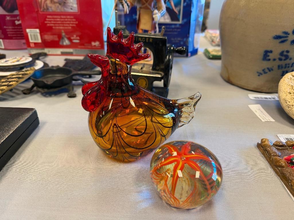 HAND BLOWN ART GLASS PAPERWEIGHT AND HEN FIGURE - 2