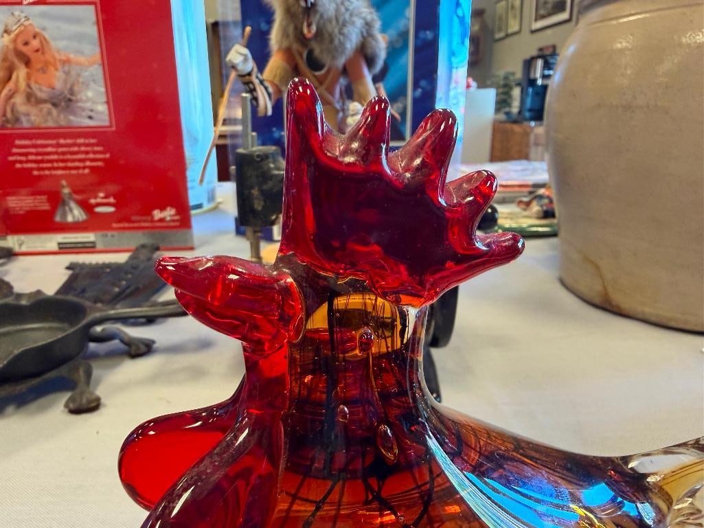 HAND BLOWN ART GLASS PAPERWEIGHT AND HEN FIGURE - 3