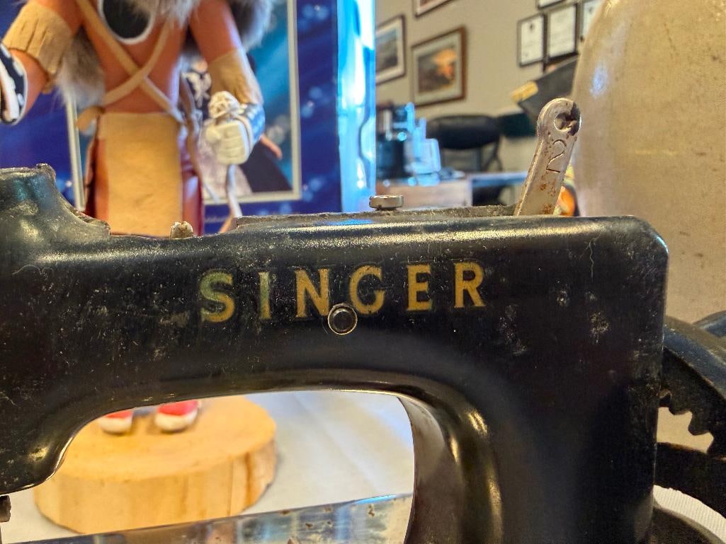 VINTAGE SINGER TOY SEWING MACHINE CHILDRENS TOY - 6