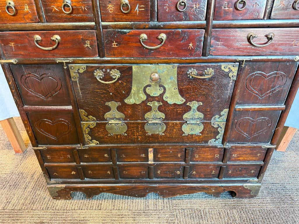 EARLY 20TH CENTURY KOREAN APOTHECARY / MEDICINE CABINET - 3