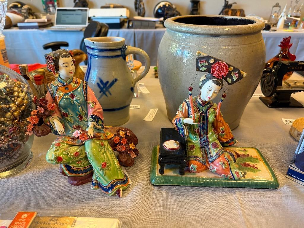 CHINA SHIWAN WUCAI CERAMIC FEMALE FIGURES - 2