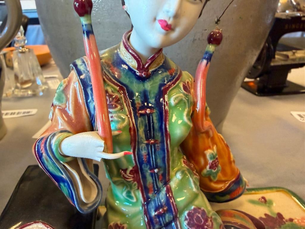 CHINA SHIWAN WUCAI CERAMIC FEMALE FIGURES - 4