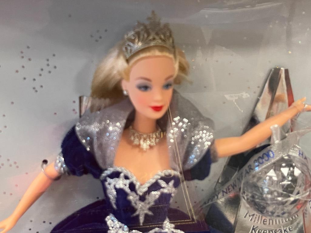 2000 MILLENIUM PRINCESS BARBIE BY MATTEL DOLL WITH KEEPSAKE HAPPY NEW YEAR NO. 24154 - 3