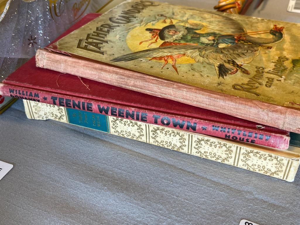 ANTIQUE CHILDRENS BOOKS 1899 FATHER GANDER'S 1940 THE HAPPY PRINCE AND 1942 TEENIE WEENIE TOWN - 3