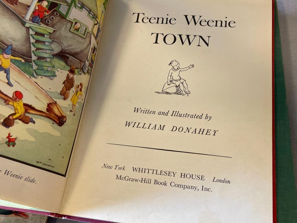 ANTIQUE CHILDRENS BOOKS 1899 FATHER GANDER'S 1940 THE HAPPY PRINCE AND 1942 TEENIE WEENIE TOWN - 7