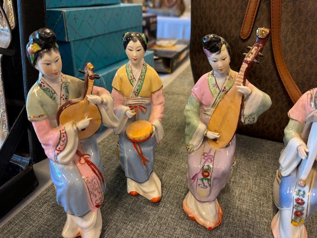 VINTAGE JAPANESE GEISHA MUSICIANS PORCELAIN FIGURES - 10