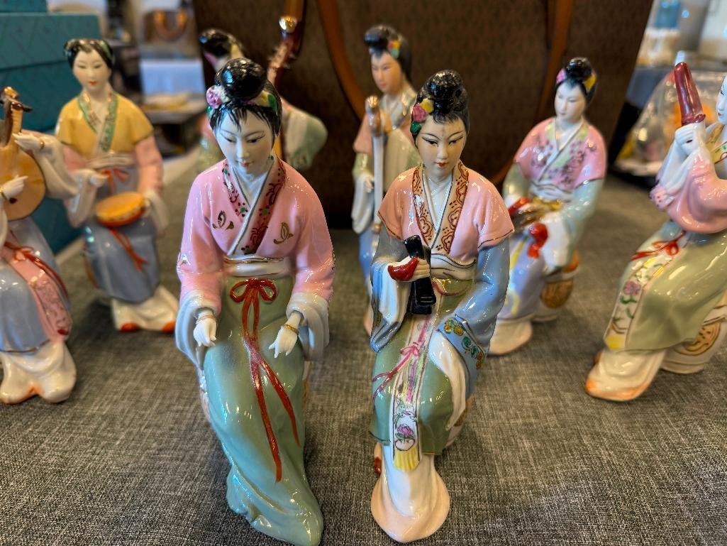 VINTAGE JAPANESE GEISHA MUSICIANS PORCELAIN FIGURES - 5