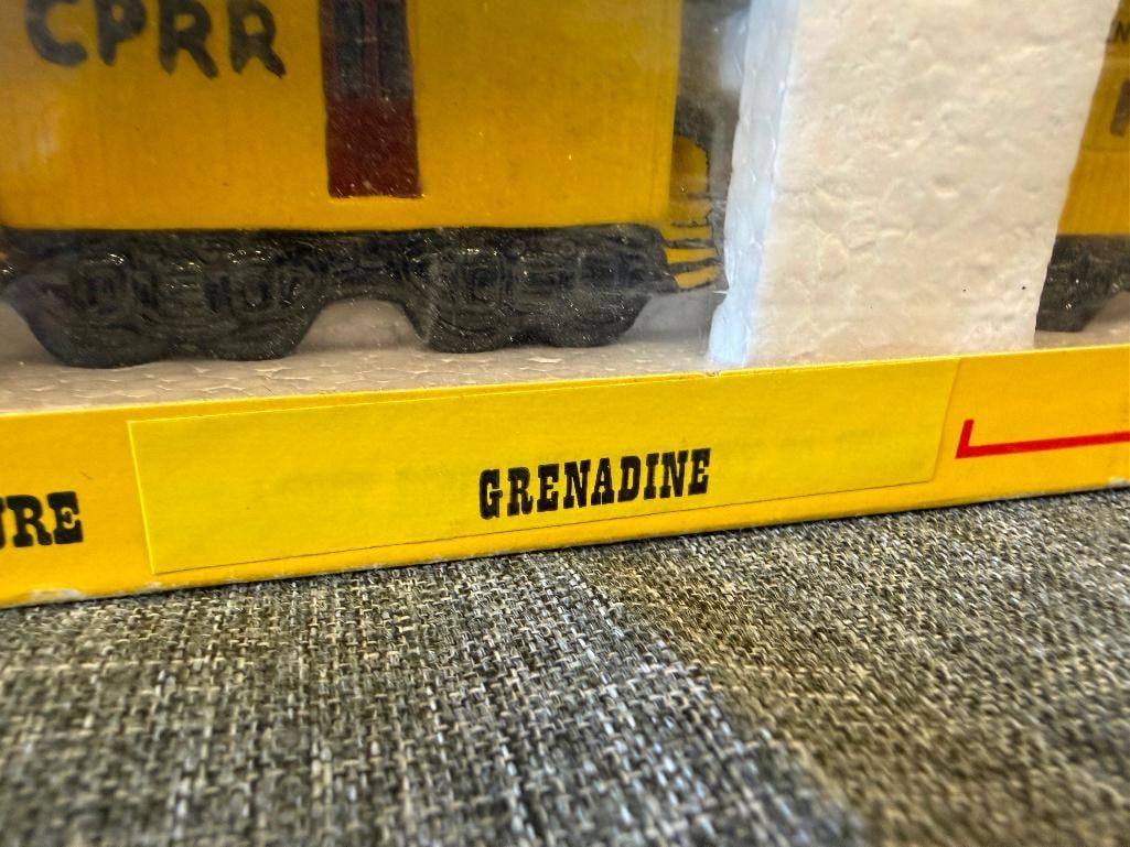 MCCORMICK JUPITER 60 LIMITED EDITION MINIATURE TRAIN DECANTER SET - 5