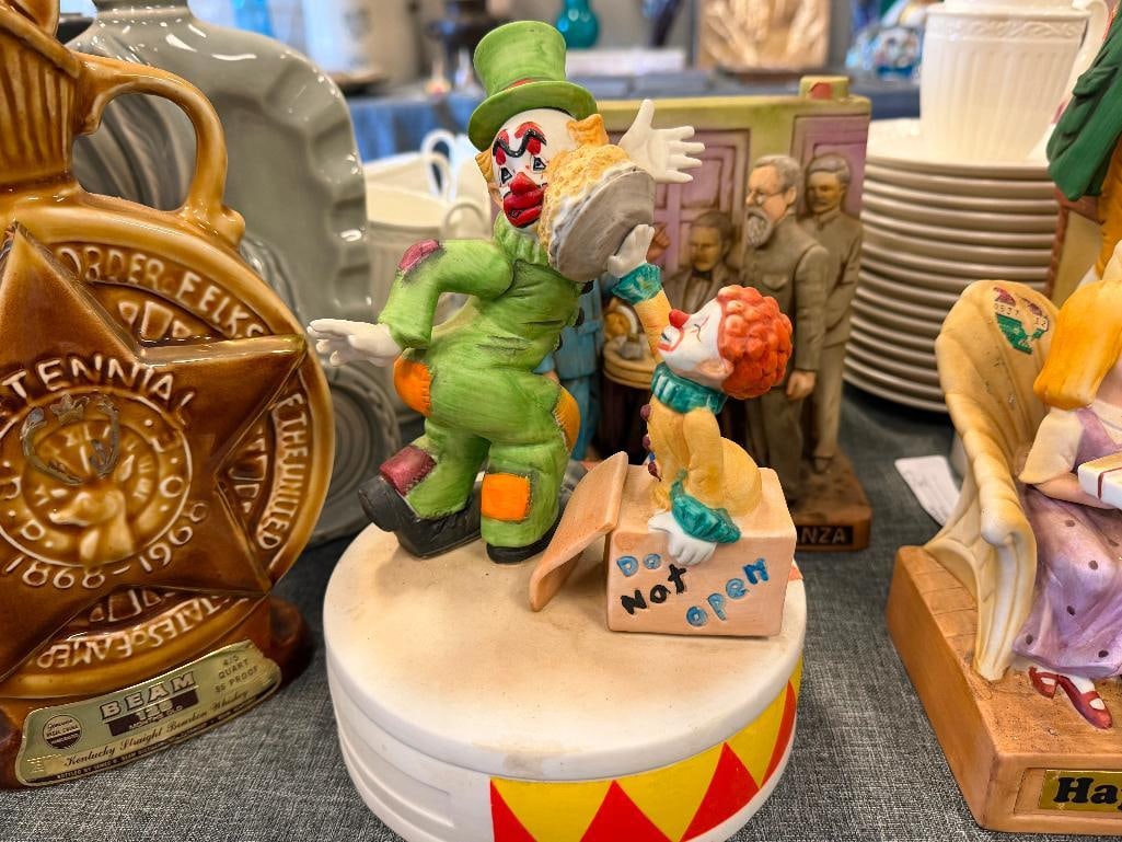 SIX PORCELAIN AND CHINA COLLECTIBLE DECANTERS GRENADIER, LIONSTONE, REGAL CHINA - 7